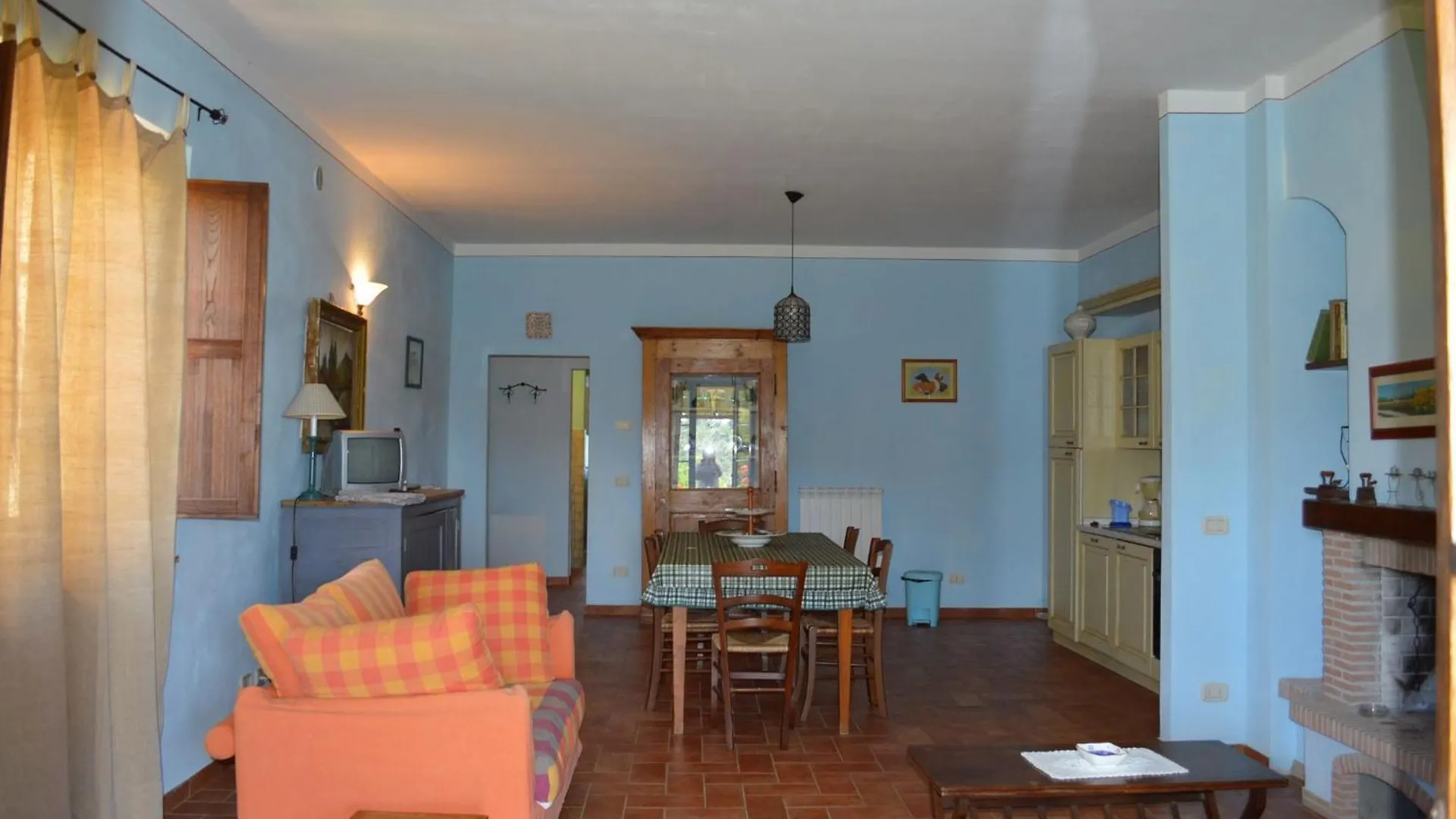 Large Apartment With Shared Swimming Pool In Crete Senesi Asciano